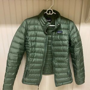Patagonia Women’s Down Sweater Jacket Camp Green Small